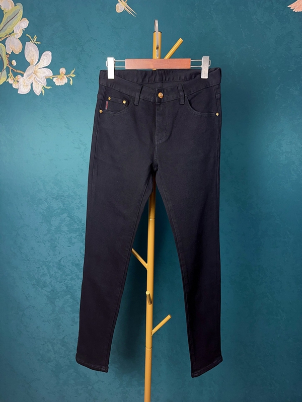 ブランドジーンズ背面デザイン